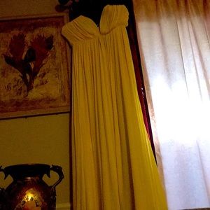 Forever 21 yellow long dress size M, it’s a very beautiful dress